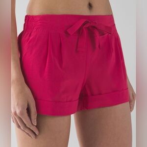 Lululemon Spring Break Away Short II - Boom Juice 2.5 “
